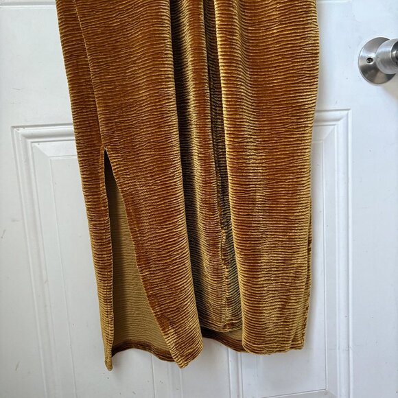 Gold Ribbed Velvet Sack Dress - Picture 3 of 7